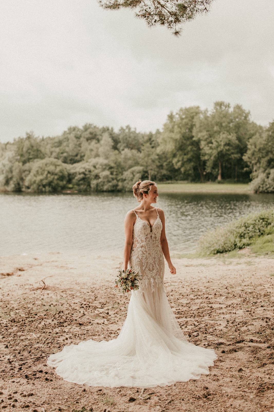 lindsay in haar trouwjurk